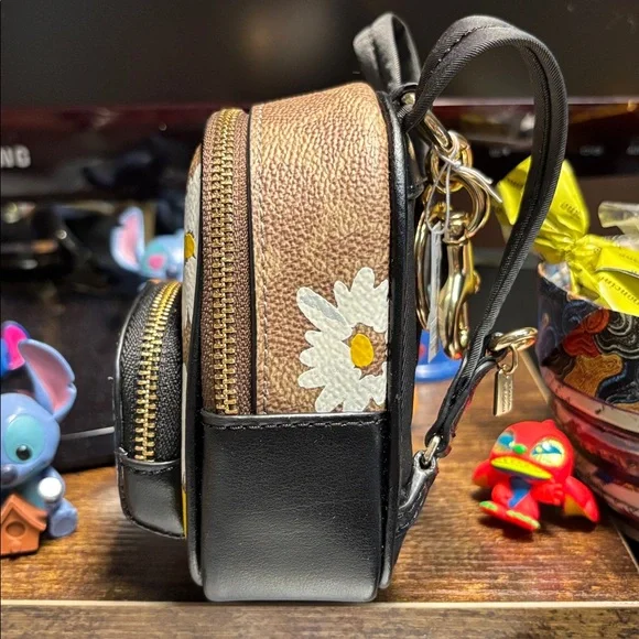 NWT COACH Mini Court Backpack Bag Charm In Signature Canvas Daisy